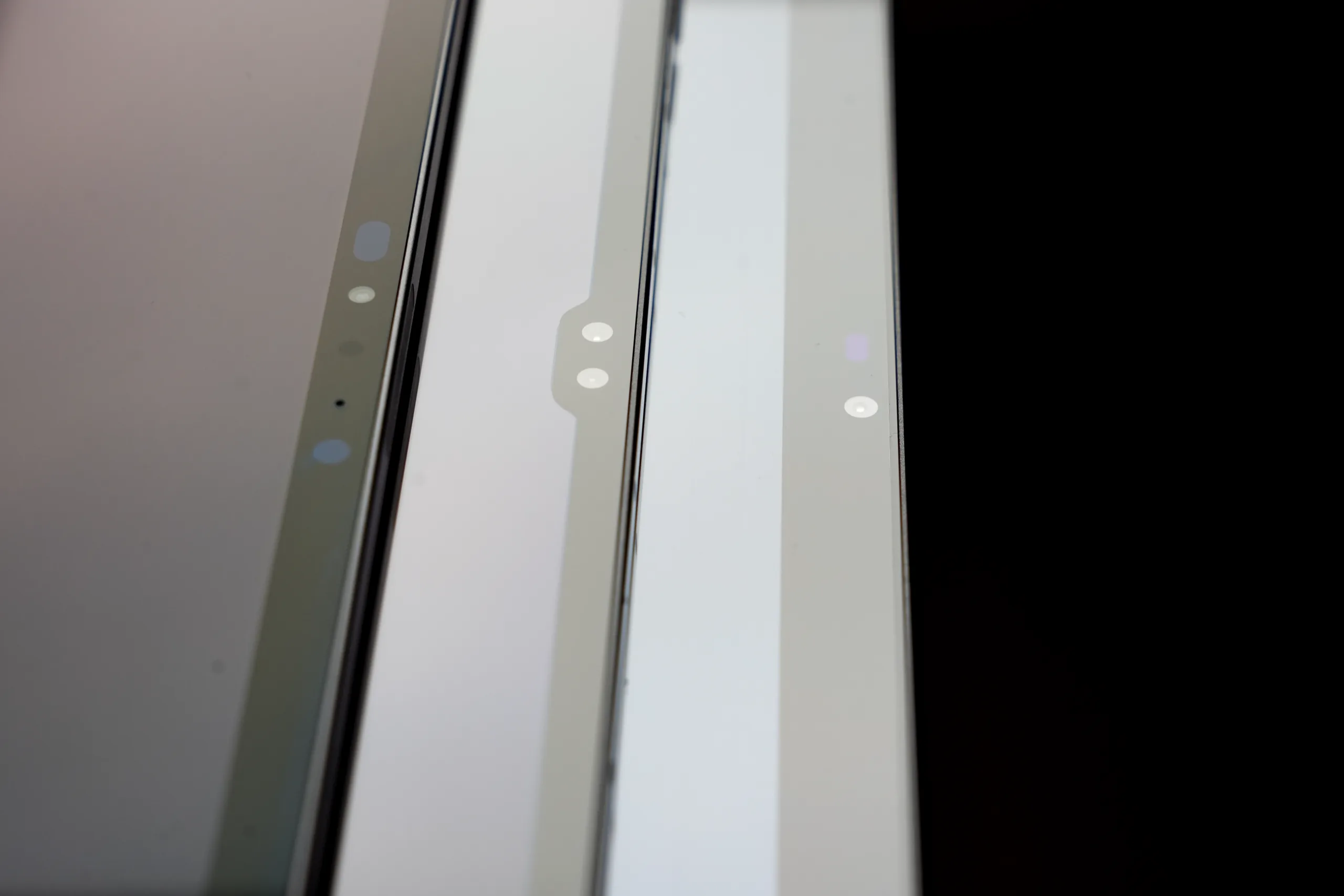 Meswao MES-B3 Pro - The largest tablets bezels compared to the Samsung Galaxy Tab Ultra and iPad Pro 13